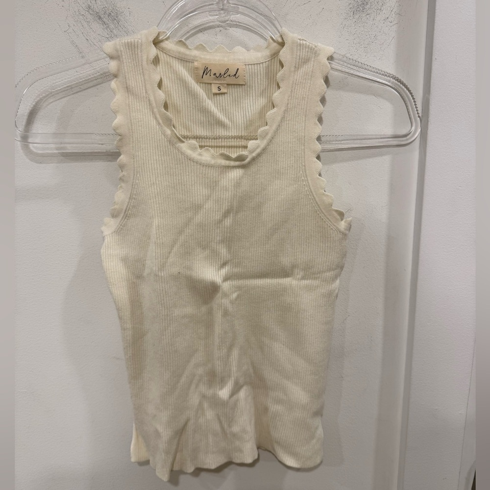 Mural Ivory Scalloped Tank Top